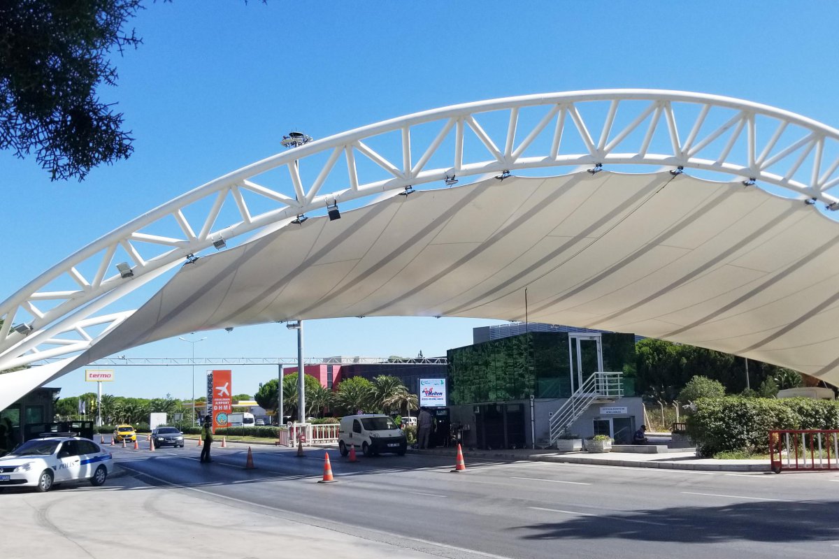 İzmir Havalimanı Giriş Kanopisi