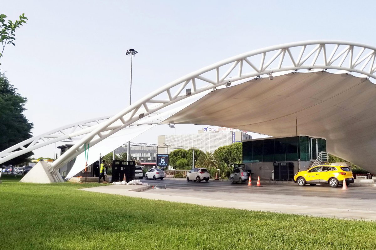 İzmir Havalimanı Giriş Kanopisi